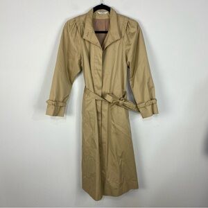 Vintage 90s tan khaki trench coat detective capsule wardrobe minimalist y2k